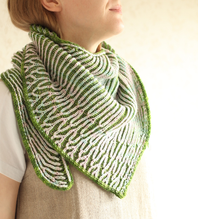 Itu shawl worn around the neck