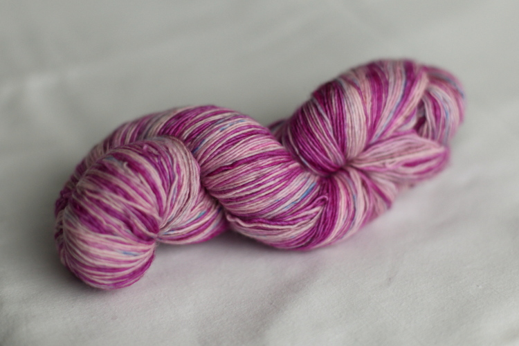 Pink hand dyed yarn from Handu