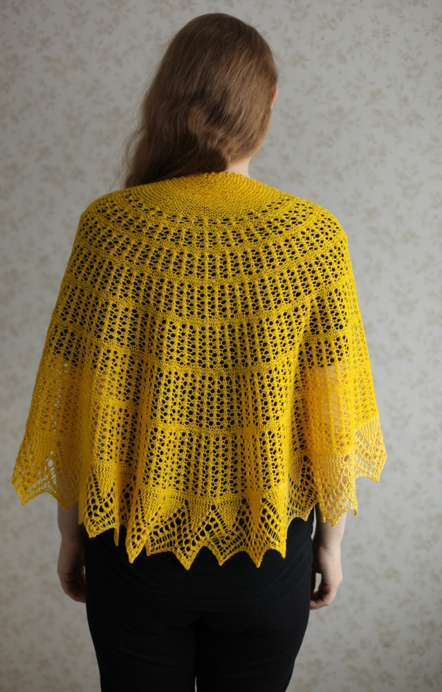 Yellow Halo shawl on the shoulders