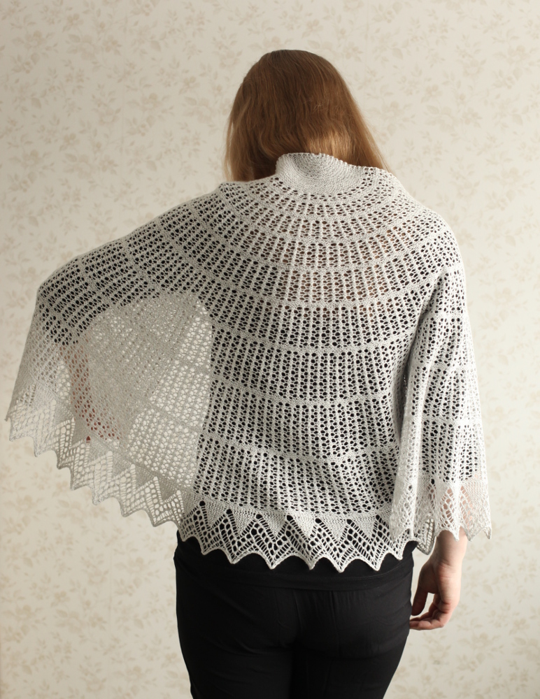 Halo shawl on the shoulders