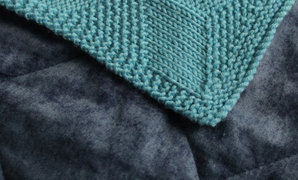 The corner of the Kuutio blanket