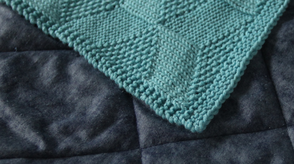 The corner of the Kuutio blanket